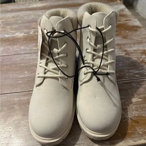Women's Cream Winter Boots